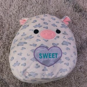 Limited edition Valentine’s Day sweet cow squishmallow!❄️☁️